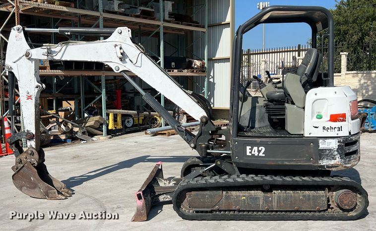 image for item DS3122 2014 Bobcat E42 mini excavator