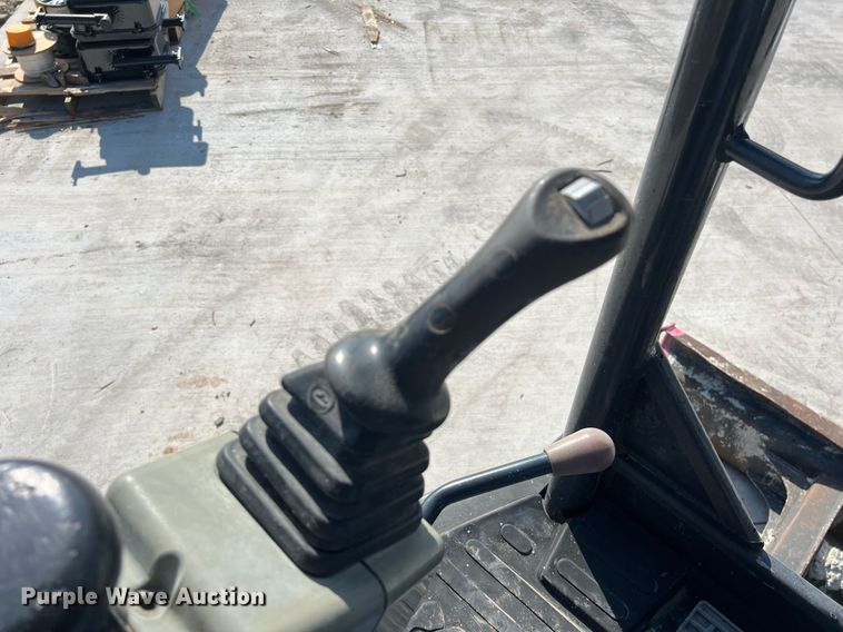 image for item DS3122 2014 Bobcat E42 mini excavator