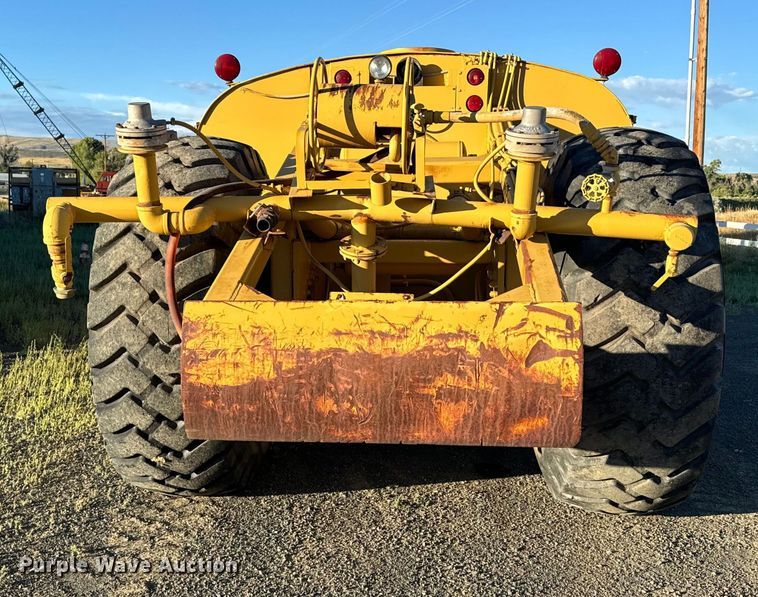 image for item DS4728 1980 Caterpillar 621B water wagon