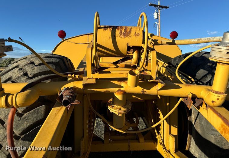 image for item DS4728 1980 Caterpillar 621B water wagon