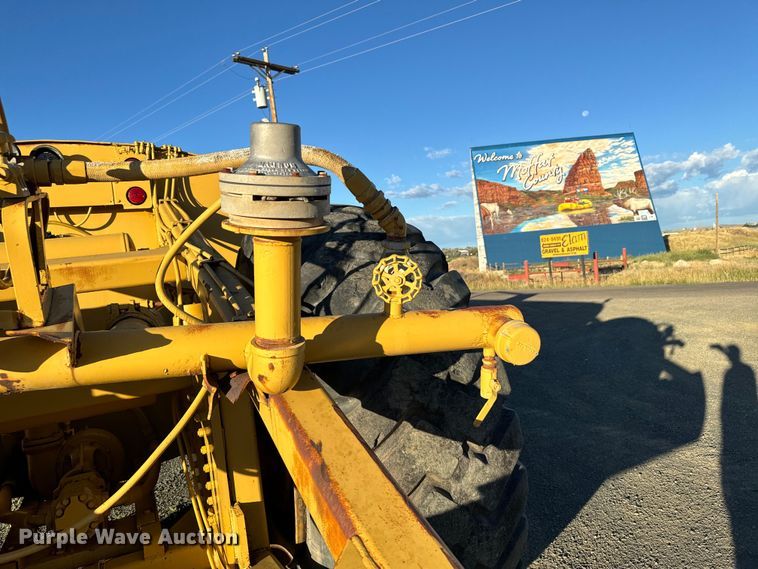 image for item DS4728 1980 Caterpillar 621B water wagon