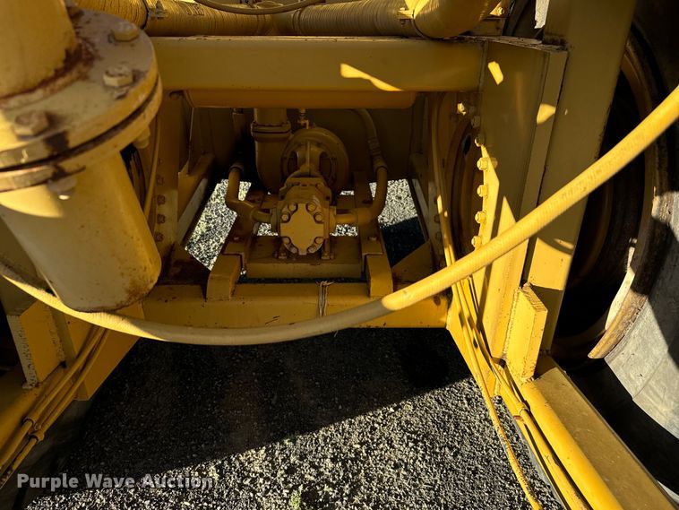 image for item DS4728 1980 Caterpillar 621B water wagon