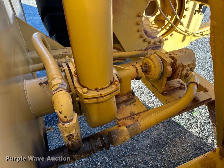 image for item DS4728 1980 Caterpillar 621B water wagon