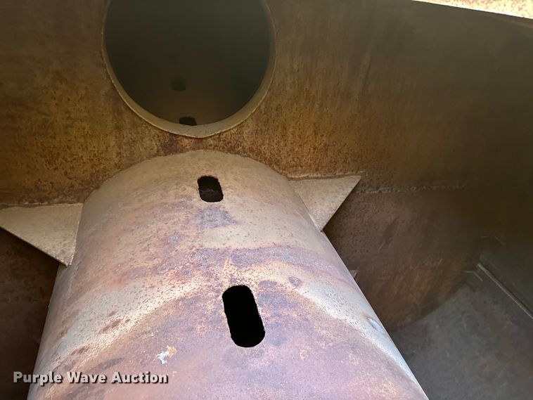 image for item DS4728 1980 Caterpillar 621B water wagon