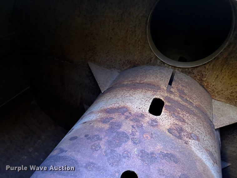 image for item DS4728 1980 Caterpillar 621B water wagon