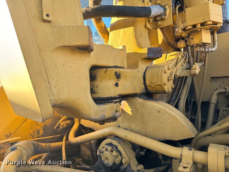 image for item DS4728 1980 Caterpillar 621B water wagon