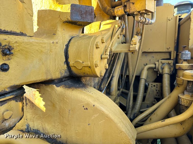 image for item DS4728 1980 Caterpillar 621B water wagon