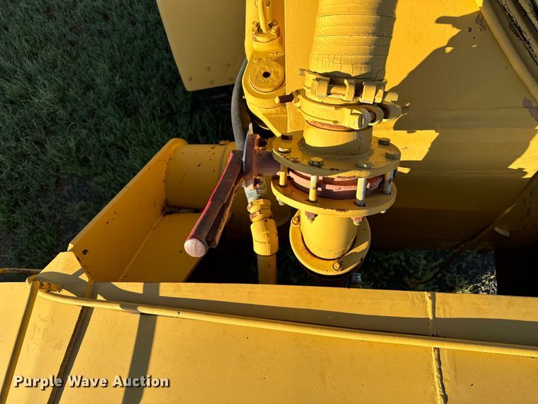 image for item DS4728 1980 Caterpillar 621B water wagon