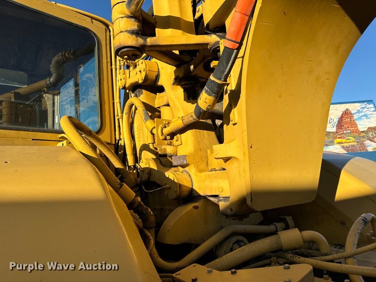 image for item DS4728 1980 Caterpillar 621B water wagon