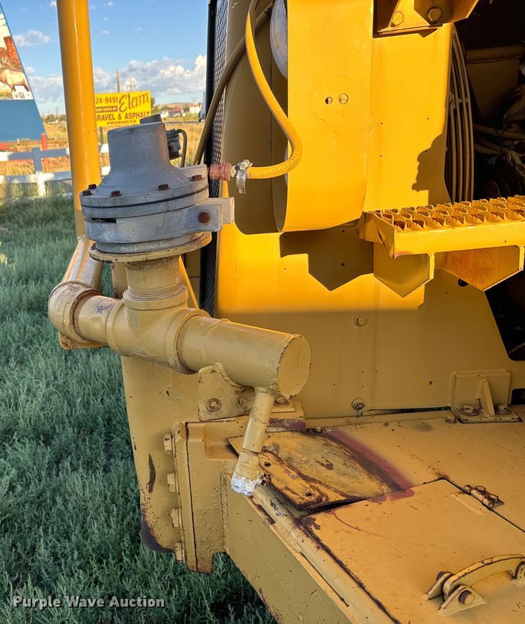 image for item DS4728 1980 Caterpillar 621B water wagon