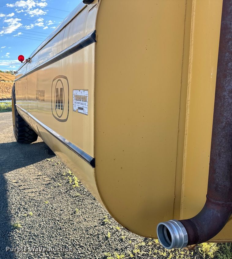 image for item DS4728 1980 Caterpillar 621B water wagon