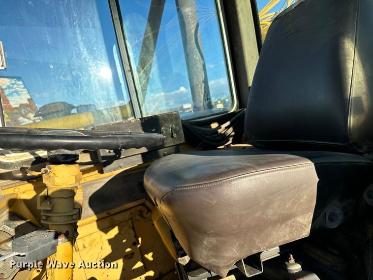 image for item DS4728 1980 Caterpillar 621B water wagon