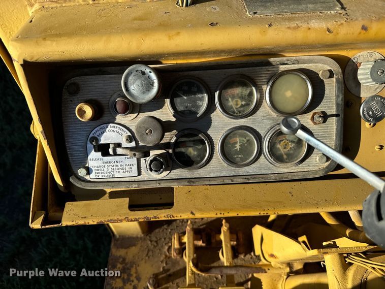 image for item DS4728 1980 Caterpillar 621B water wagon