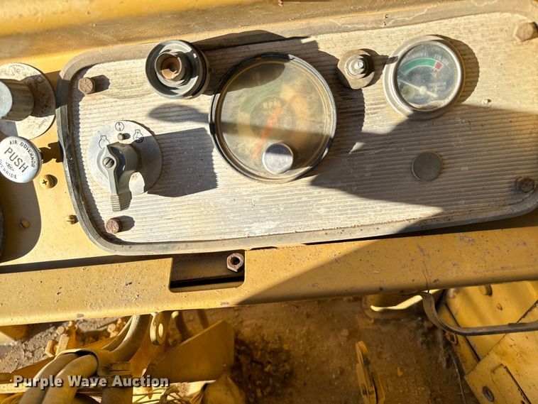 image for item DS4728 1980 Caterpillar 621B water wagon