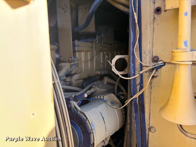 image for item DS4728 1980 Caterpillar 621B water wagon