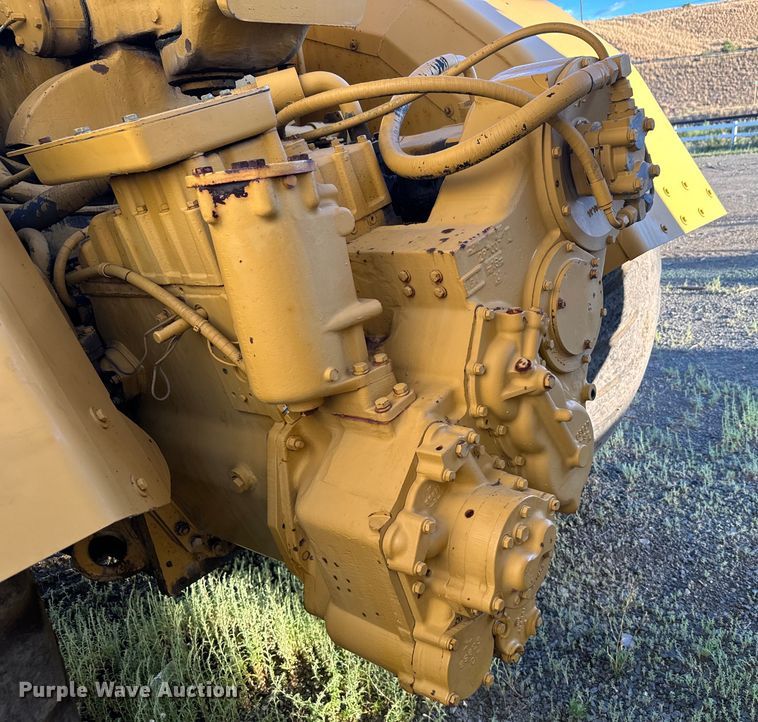 image for item DS4728 1980 Caterpillar 621B water wagon