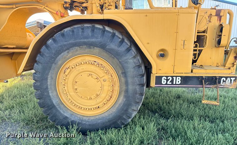 image for item DS4728 1980 Caterpillar 621B water wagon