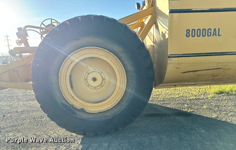 image for item DS4728 1980 Caterpillar 621B water wagon