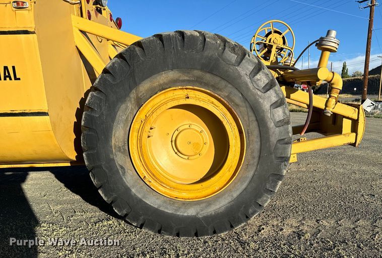 image for item DS4728 1980 Caterpillar 621B water wagon