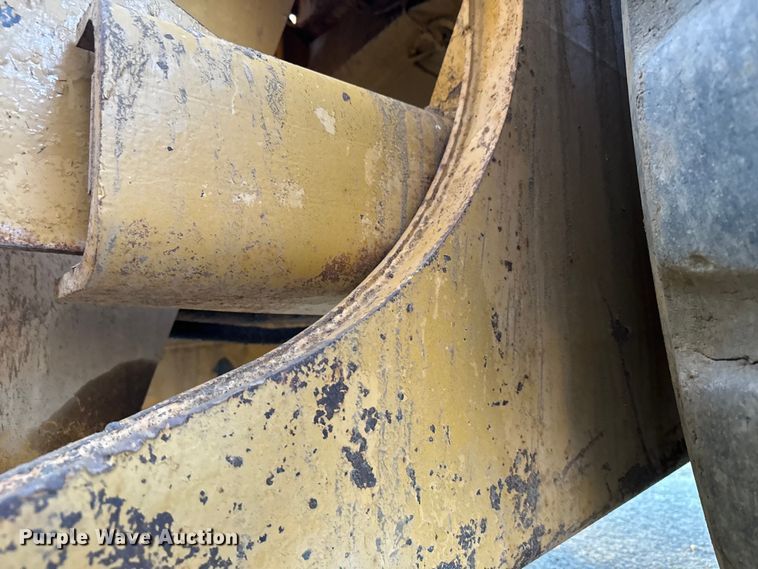 image for item DS4729 1987 Caterpillar 615 elevating scraper