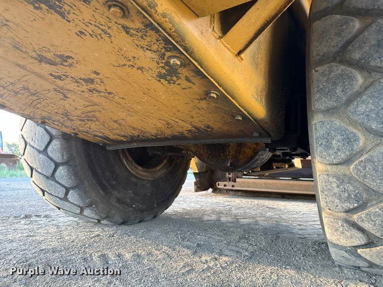 image for item DS4729 1987 Caterpillar 615 elevating scraper