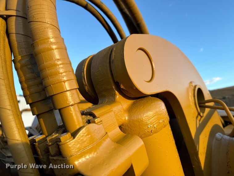 image for item DS4729 1987 Caterpillar 615 elevating scraper