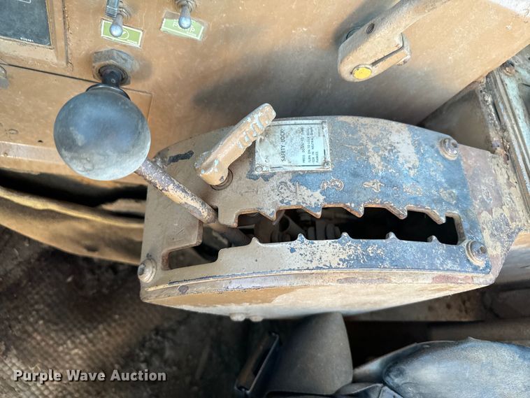 image for item DS4729 1987 Caterpillar 615 elevating scraper