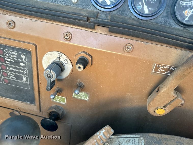 image for item DS4729 1987 Caterpillar 615 elevating scraper