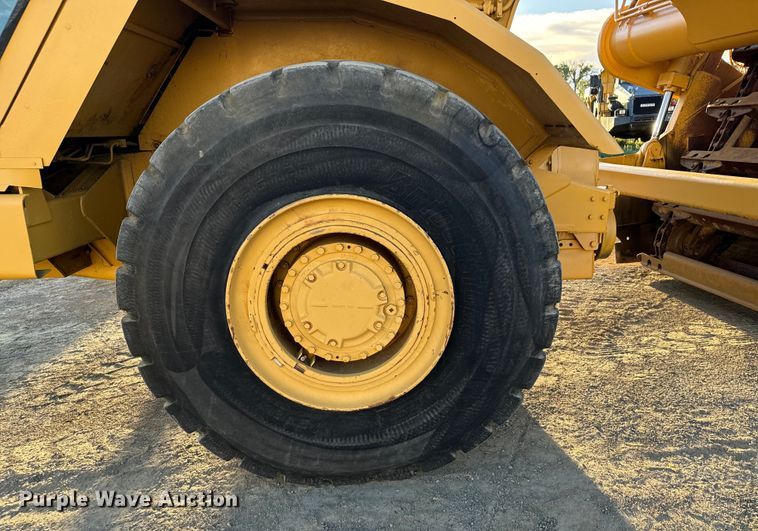 image for item DS4729 1987 Caterpillar 615 elevating scraper