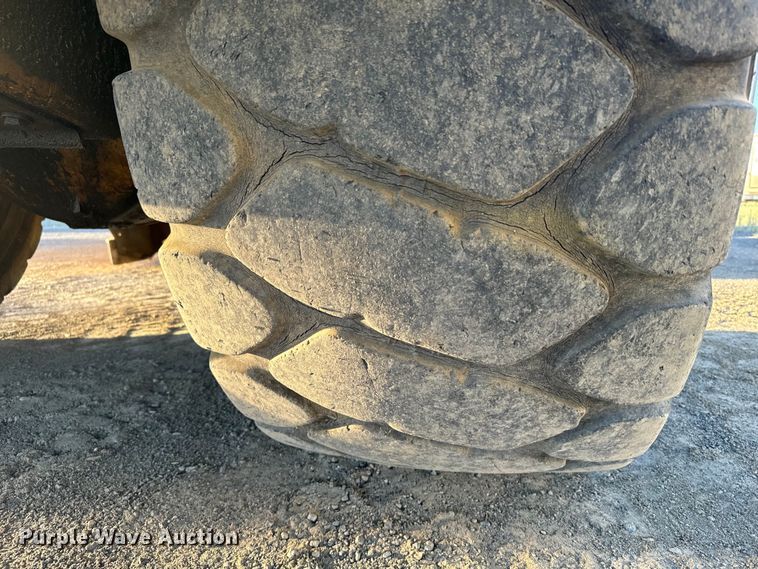 image for item DS4729 1987 Caterpillar 615 elevating scraper