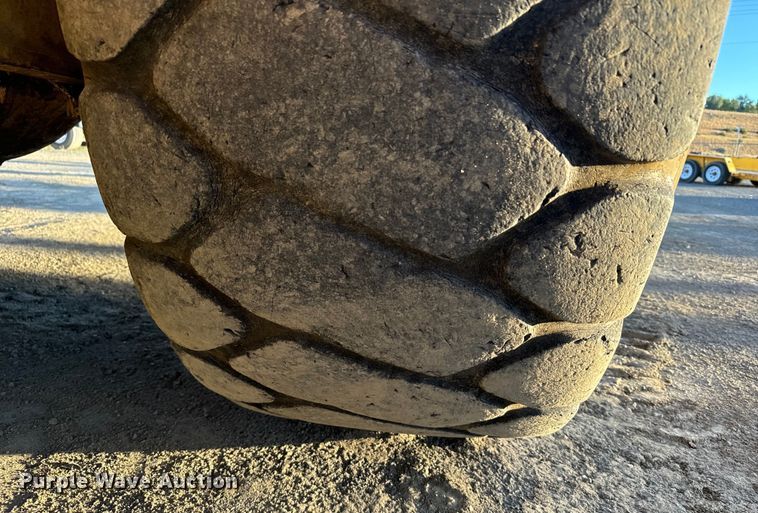 image for item DS4729 1987 Caterpillar 615 elevating scraper