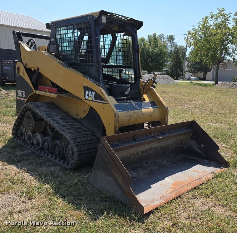 image for item DS4791 2004 Caterpillar 257B tracked skid steer loader