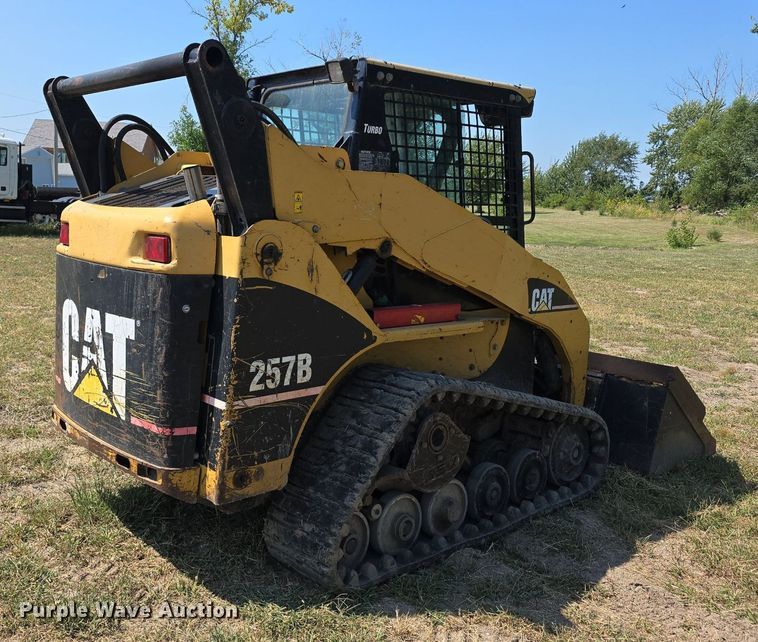 image for item DS4791 2004 Caterpillar 257B tracked skid steer loader