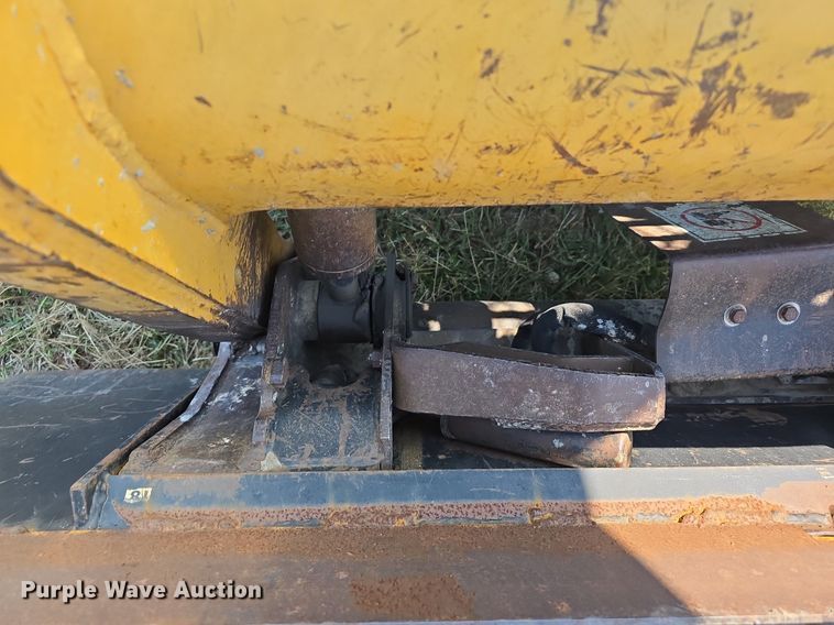 image for item DS4791 2004 Caterpillar 257B tracked skid steer loader