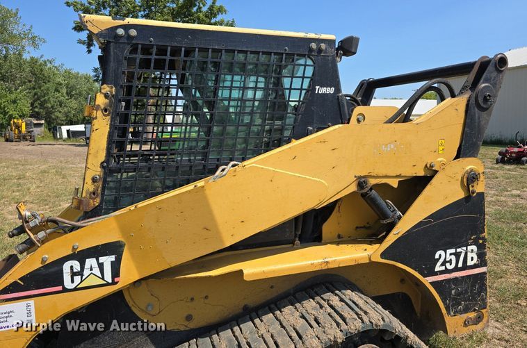 image for item DS4791 2004 Caterpillar 257B tracked skid steer loader