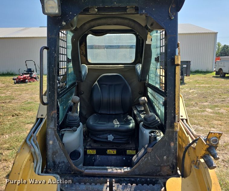 image for item DS4791 2004 Caterpillar 257B tracked skid steer loader