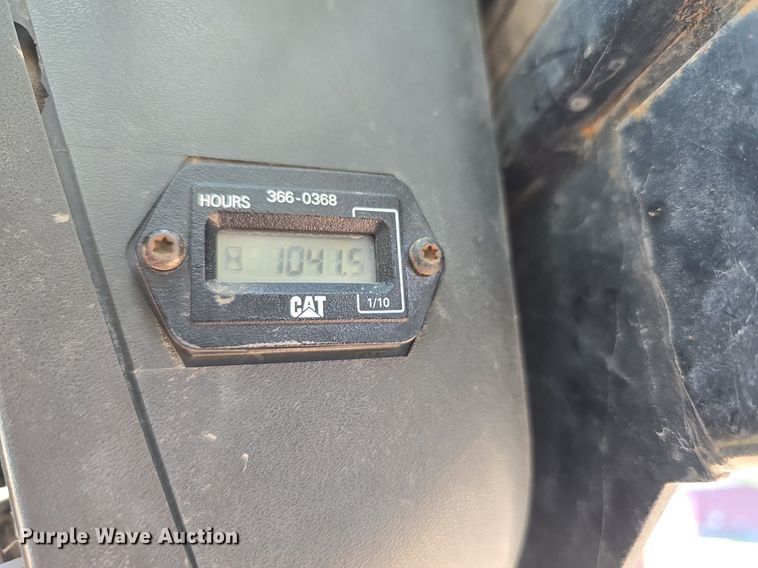 image for item DS4791 2004 Caterpillar 257B tracked skid steer loader