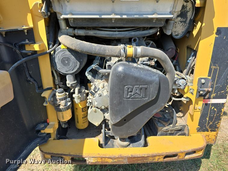 image for item DS4791 2004 Caterpillar 257B tracked skid steer loader