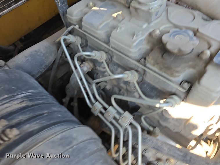 image for item DS4791 2004 Caterpillar 257B tracked skid steer loader