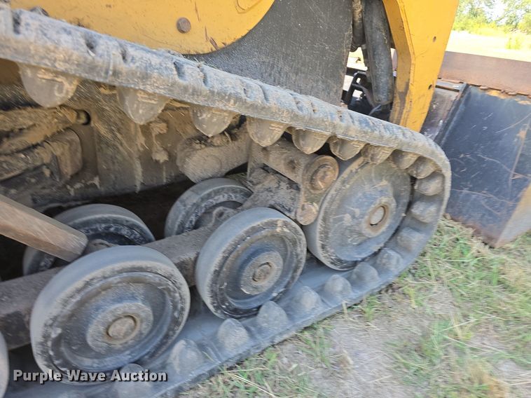 image for item DS4791 2004 Caterpillar 257B tracked skid steer loader