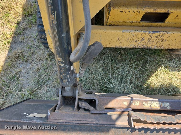 image for item DS4792 2000 ASV Posi-Track 4810 tracked skid steer loader