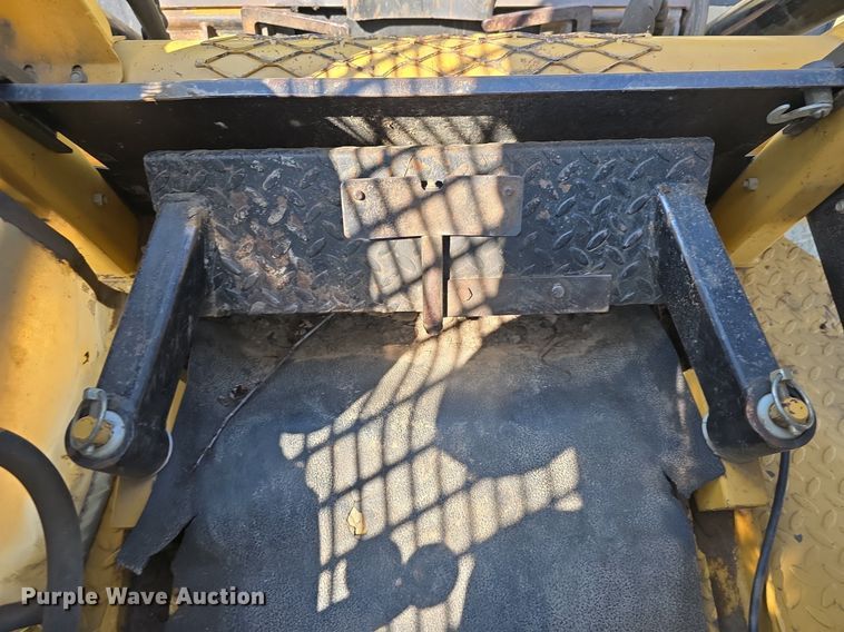 image for item DS4792 2000 ASV Posi-Track 4810 tracked skid steer loader