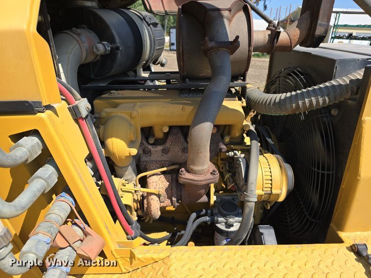 image for item DS4792 2000 ASV Posi-Track 4810 tracked skid steer loader