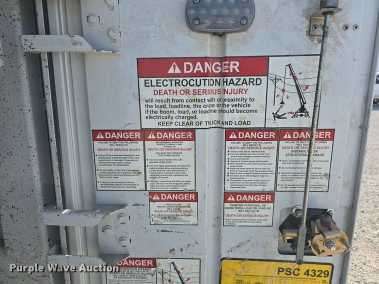 image for item DS4832 2019 Dodge Ram 5500HD utility / service truck