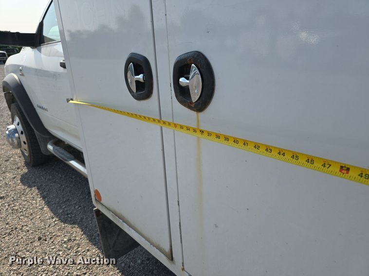 image for item DS4832 2019 Dodge Ram 5500HD utility / service truck