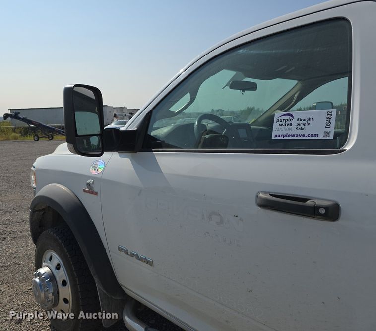 image for item DS4832 2019 Dodge Ram 5500HD utility / service truck