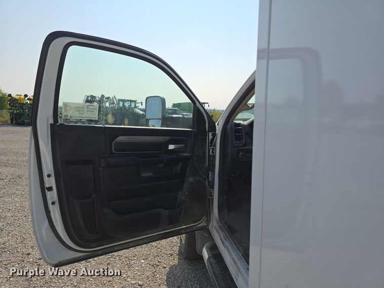 image for item DS4832 2019 Dodge Ram 5500HD utility / service truck