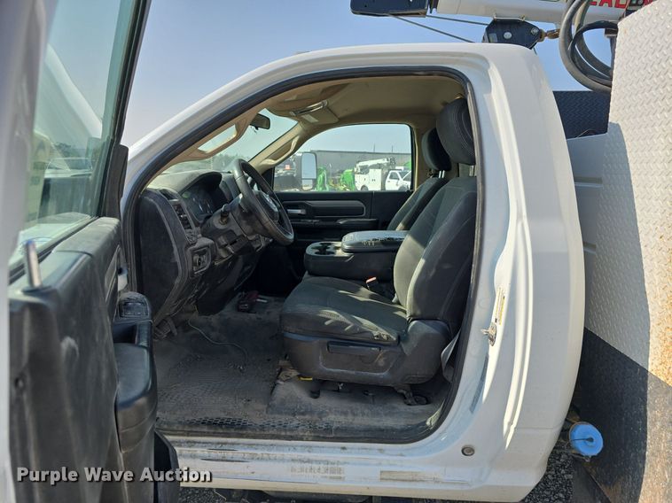 image for item DS4832 2019 Dodge Ram 5500HD utility / service truck