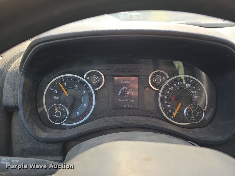 image for item DS4832 2019 Dodge Ram 5500HD utility / service truck