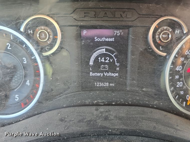 image for item DS4832 2019 Dodge Ram 5500HD utility / service truck